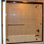 Frameless Tub Door 3